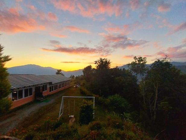 Himalayan Deurali Resort Pokhara Bagian luar foto