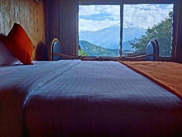 Himalayan Deurali Resort Pokhara Bagian luar foto