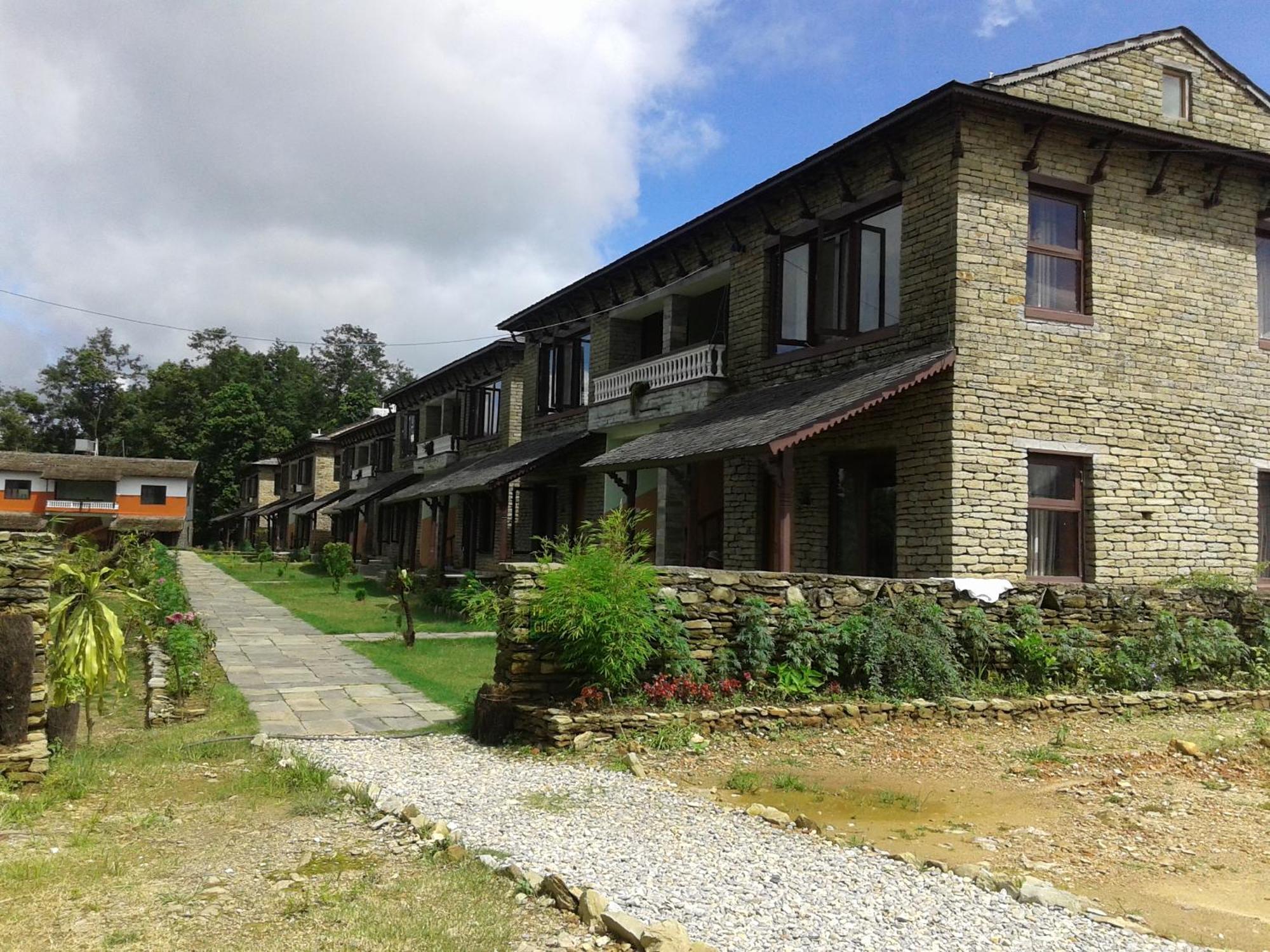 Himalayan Deurali Resort Pokhara Bagian luar foto