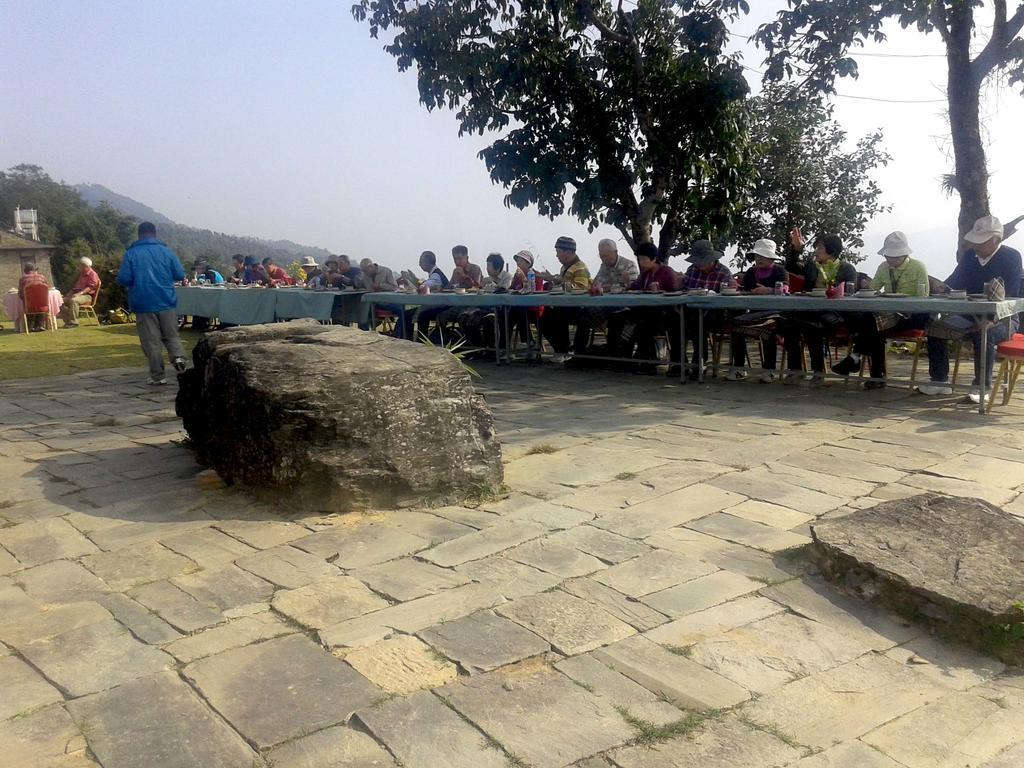 Himalayan Deurali Resort Pokhara Bagian luar foto
