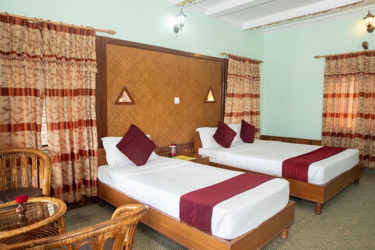 Himalayan Deurali Resort Pokhara Bagian luar foto